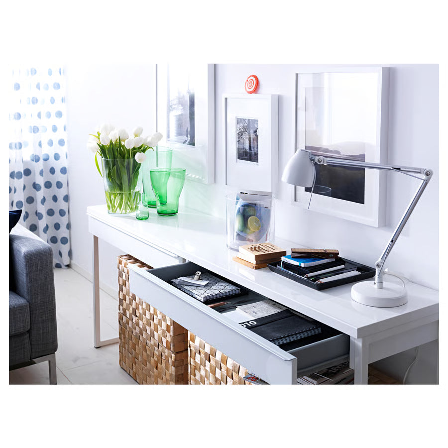 ميز تواليت بيستا