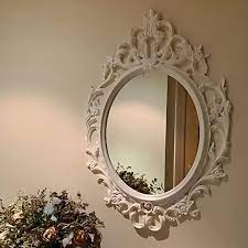 مراة كلاسك بيضاء زخرفة